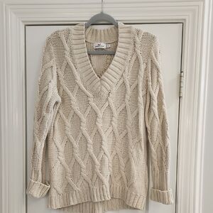 Vineyard Vines Women's Cream V-Neck Cable Knit Sweater